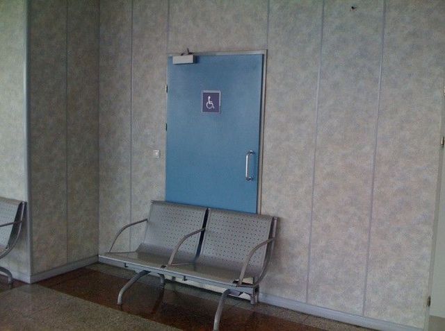 двери